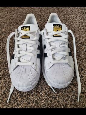 Adidas Superstar- White & Black Classic Shell-Toe Sneakers